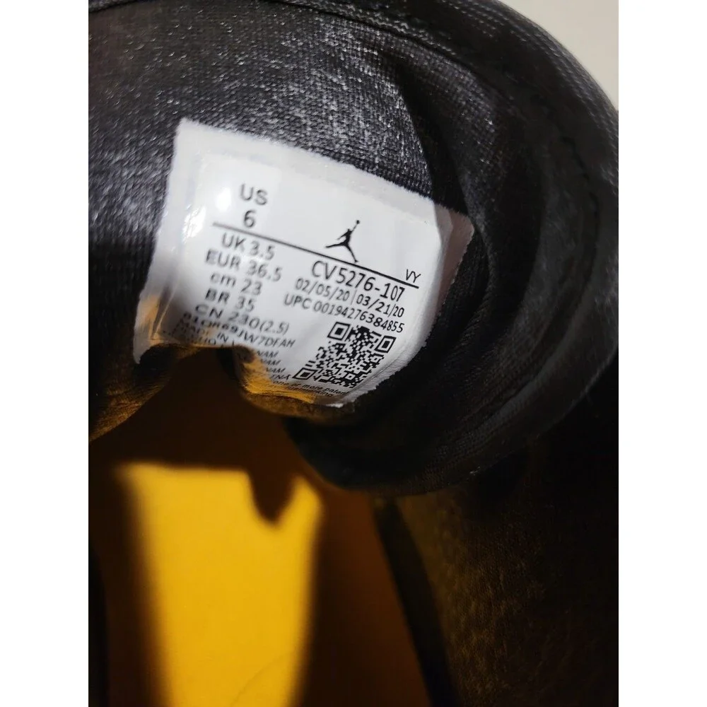 Wmns Air Jordan 1 Mid SE 